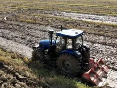 智能拖拉机引领农机智能化发展 助力国产农机弯道超车