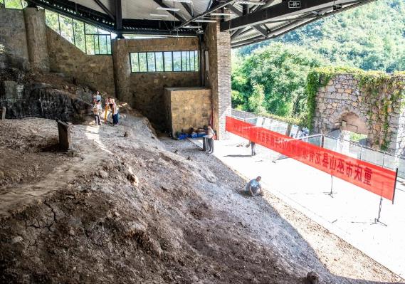 中国启动新一轮巫山龙骨坡遗址考古发掘