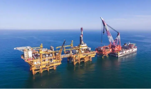 日产首破10万吨油当量 渤海油田油气产量跃上新高峰
