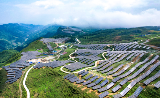 贵州石阡县顶董坡风光一体化项目全容量并网发电 每年可提供清洁电能约1.6亿千瓦时