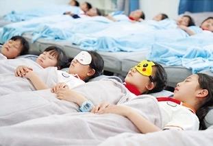 杭州探索全国首个“午休躺睡”规范