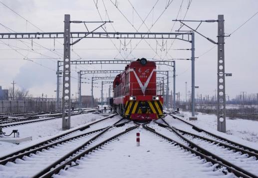 新疆铁路双口岸累计通行中欧（中亚）班列突破7万列