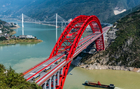 跨径超600米！世界最大跨度拱桥建成通车