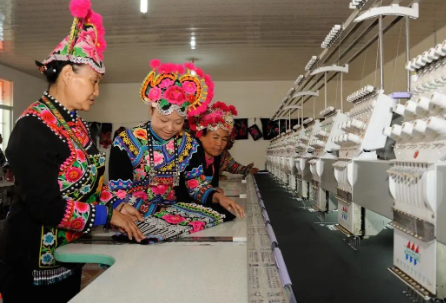 云南楚雄发展彝绣产业预计实现年产值10亿元