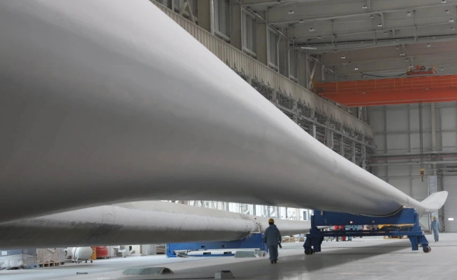 上海石化碳纤维成功制造131米风电叶片