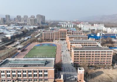 这所中学开学，师生跨越3000公里双向奔赴