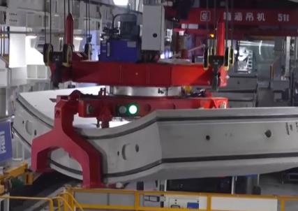 搭载“金刚钻”和“智慧脑” “国之重器”实现无人操作状态下毫米级掘进精度