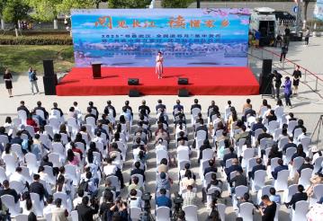 2025“书香中国万里行”活动在武汉启动