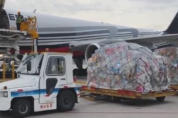 “数”读物流“快跑”消费“火热” 中国经济稳步向前引擎足