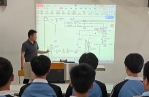 新赛项、新职业、新技术成职业技能大赛亮点 选手跨专业参赛提升复合能力
