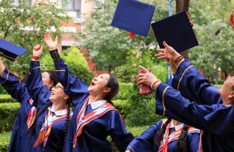“银龄”学员迎来毕业季