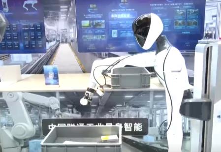 大模型“下工厂” 智联网“上高速” 我国新型工业化向“新”而行“蹄疾步稳”