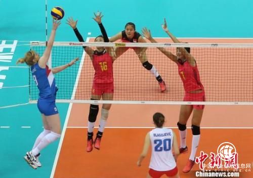 中国女排惜败塞尔维亚,排名第四。 泱波 摄