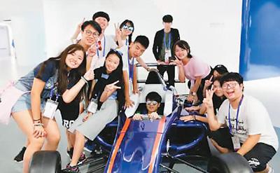 中央各部门出台政策措施 便利港澳同胞在内地发展