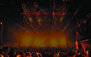 谁在为演唱会千元门票买单