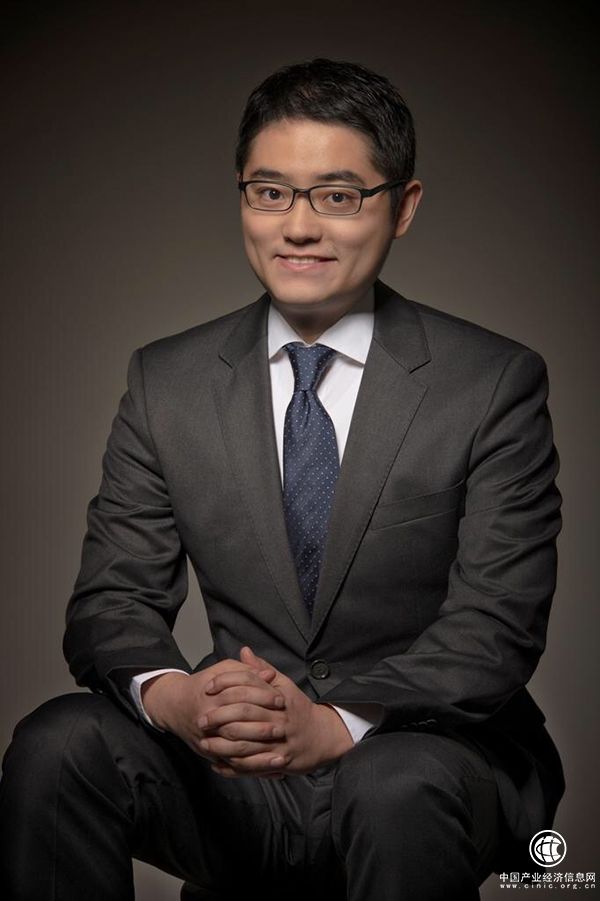 专访清华学者严飞：可以随心所欲不逾矩地读书，已然是一份难能可贵的自由