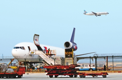 河南加快建设“空中丝绸之路”