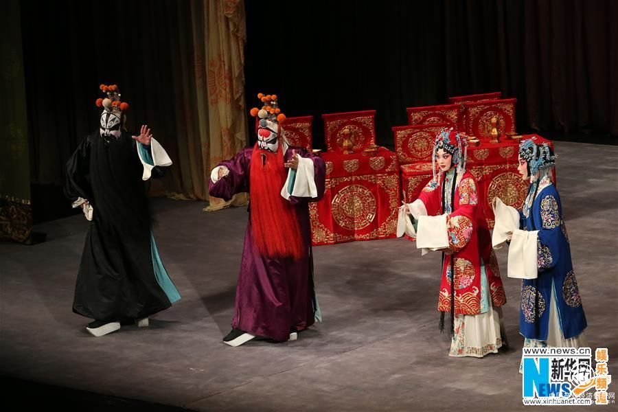 京剧《杨门女将》为中希文化交流年添彩