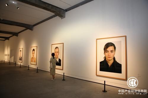 “摄影的语言—杜塞尔多夫学院”展开幕