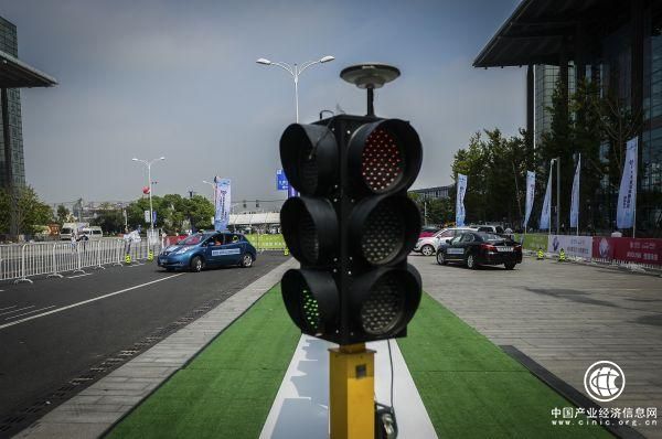 中国智能网联汽车专利全球第一 无人驾驶占六成