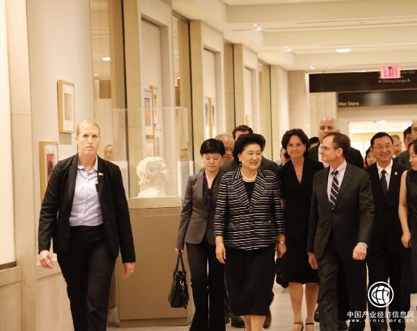 刘延东：加强中美两国文化交流互鉴和文化产业合作