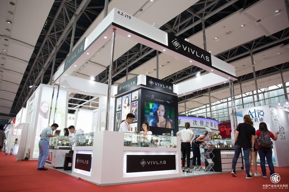 VIVLAS现身第47届广州美博会，VIVLAS钢笔口红成功抢镜