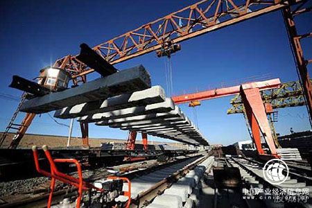 国家发改委：8月共审批核准固定资产投资689亿元