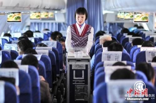 资料图:图为民航班机内 楚洪雨摄