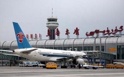 航线越织越密 新疆加速构筑空中丝绸之路