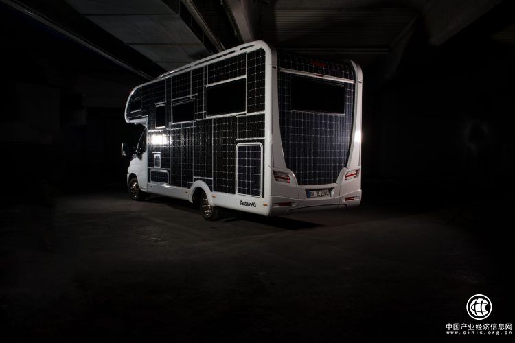 德国公司推出太阳能电动房车野外露营首选