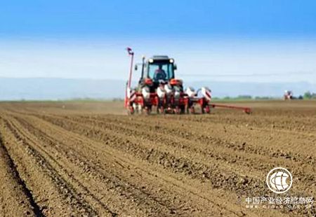 承包地到期再延三十年给农民吃了“定心丸”