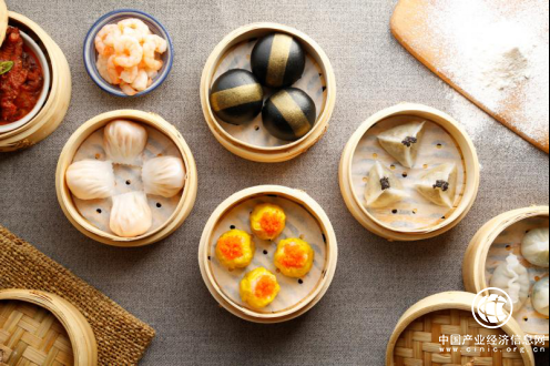 香港味道！查厘士港式茶餐厅携手饿了么开启11月美食狂欢