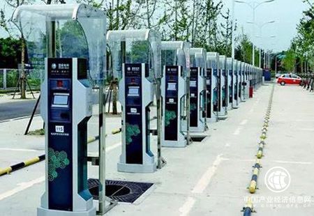 新能源车配套环境持续优化 全国建成公共充电桩27.5万个