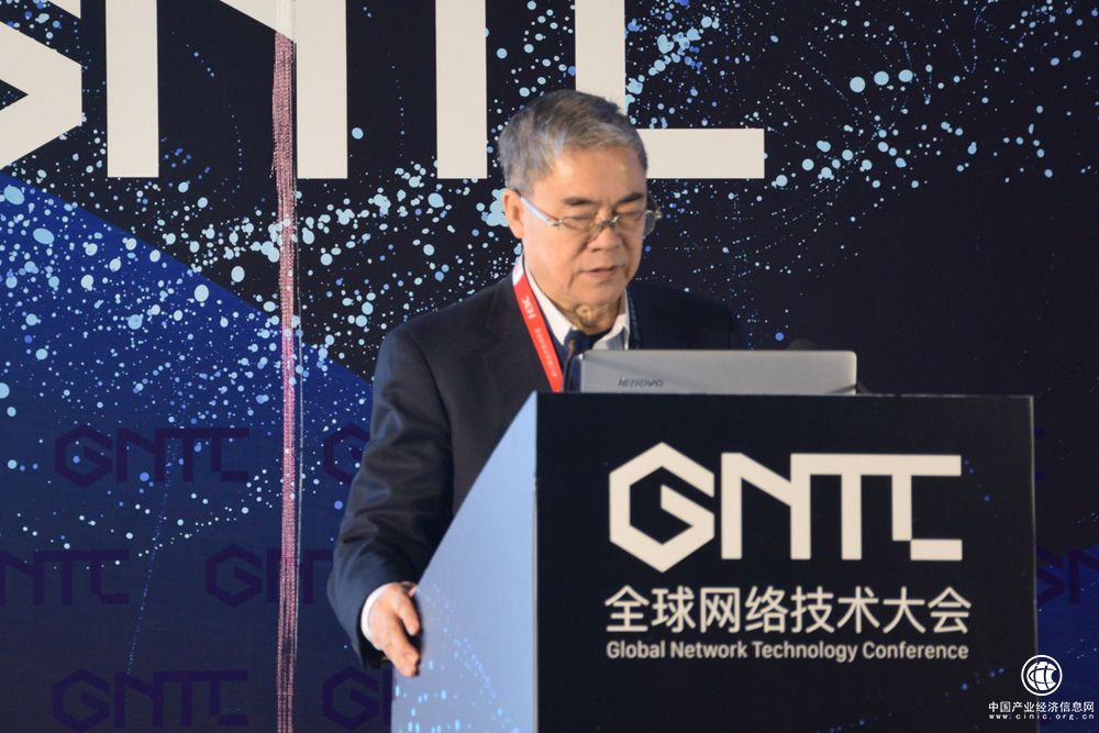 邬贺铨：多领域布局 互联网企业用创新“讲故事”