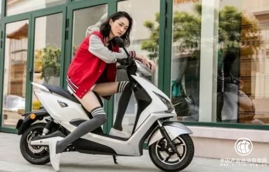 爱玛雪豹电动车 实力演绎车帅续航能力强