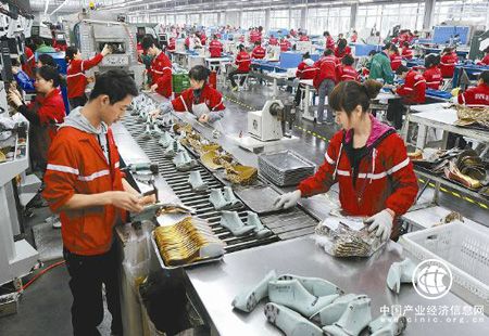 前10月四川外贸进出口超3700亿元