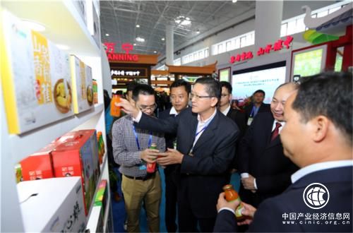 冬交会陵水展馆：产业扶贫农特产品“新面孔”引客商青睐