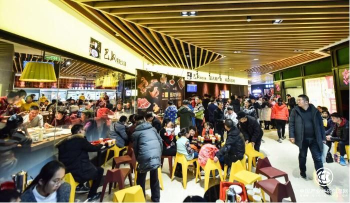 郑州巴奴公园茂店开业火爆，预示消费新升级