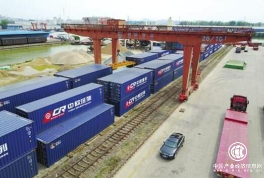 “苏满欧”班列：装载“中国制造”驶入“一带一路”