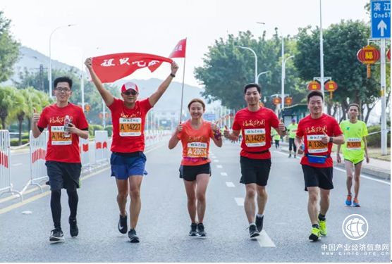 好“晟”者联盟集结__福晟跑团首次征战福州国际马拉松赛事