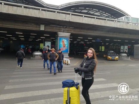 红遍俄罗斯的萌妹子小龙女，正式宣布进军中国市场