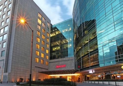 人民日报评“万豪事件：”任何“政治傲慢”都是愚蠢的