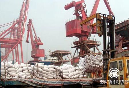 2017年1~11月我国化肥出口量同比下降8.3%