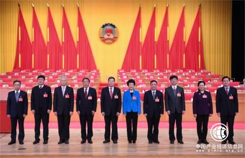 海南新一届省政协领导班子选举产生 毛万春当选省政协主席