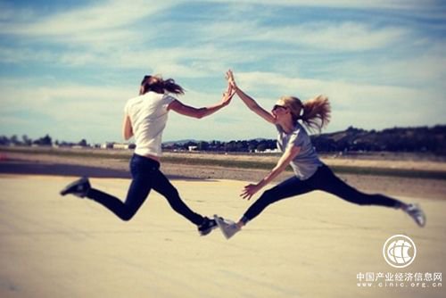 魔法现金帮你算月薪多少才有勇气说“我养你”