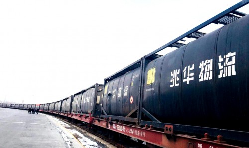 72小时东部沥青抵达西北，小黑师傅创新沥青供应链新模式