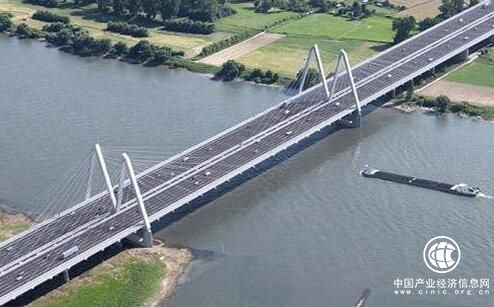 中国钢桥：智架五大洲美丽“彩虹”