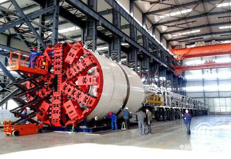 2017年我国装备制造业和高技术产业保持高增长