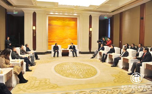 王泽山院士到江阴申达集团考察调研并授课