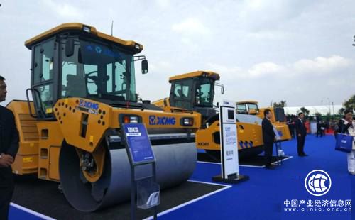 徐工矿用平地机、压路机批量交付国际高端市场